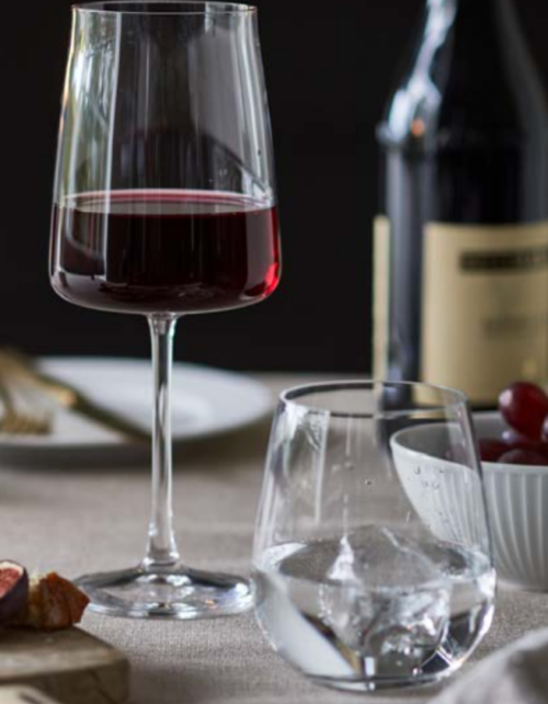 Lyngby glas rødvin eller hvidvin, fra Zero serien. Med sine enestående, elegante linjer ren skønhedfor både sanser og samvittighed, produceres CO2-neutralt.