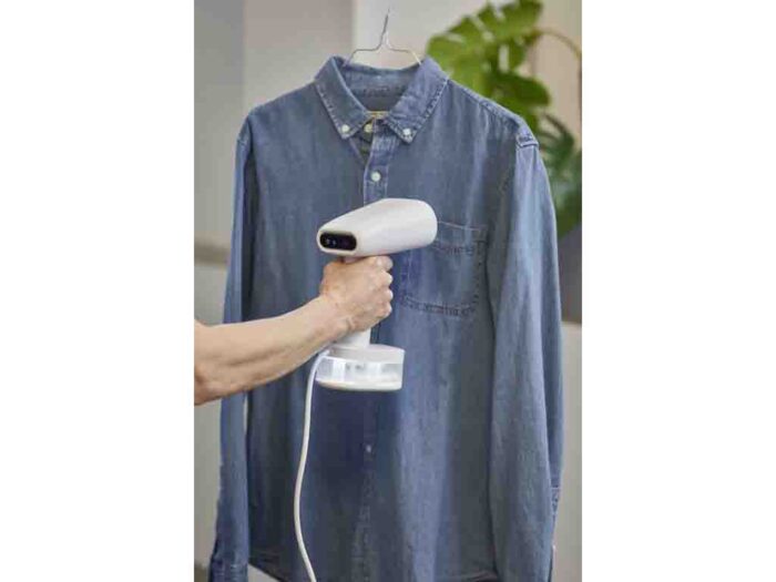 Nordic sense håndstreamer pro, Håndsteamer som effektivt og skånsomt udjævner drilske krøller på alle slags tekstiler. Vandtank på 250 ml, 2 dampniveauer