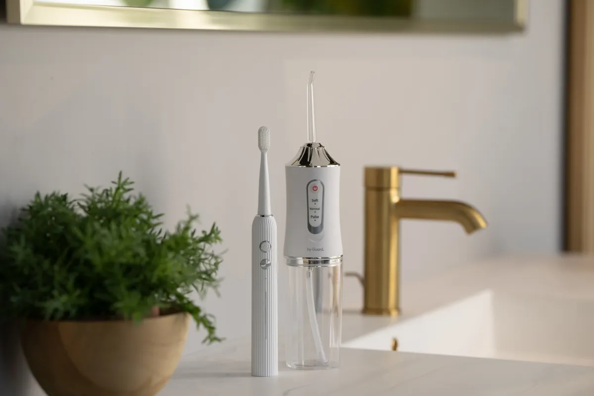 byGaard Oral Care sæt - Water flosser + Elektrisk tandbørste
