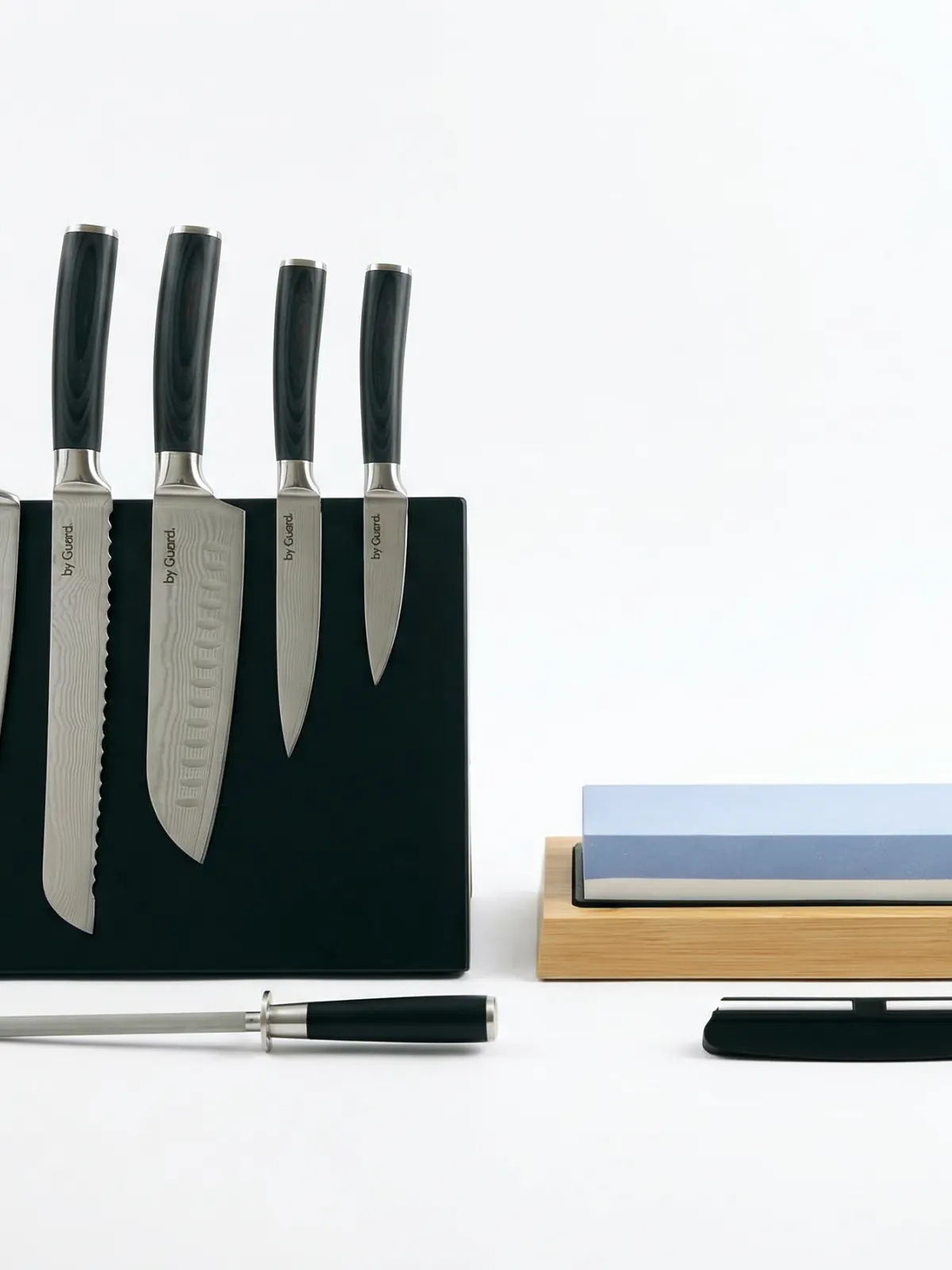 byGaard by Gaard DKS2526 Damascus Knife Set 6 Dele - FSC MIX 70% + KB2602 Knife block, magnetic, gummi træ, 28*21.5*3.5cm + wetstone kniv sliber sæt bambus