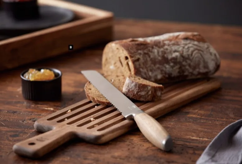 Holm skærebræt med brødkniv