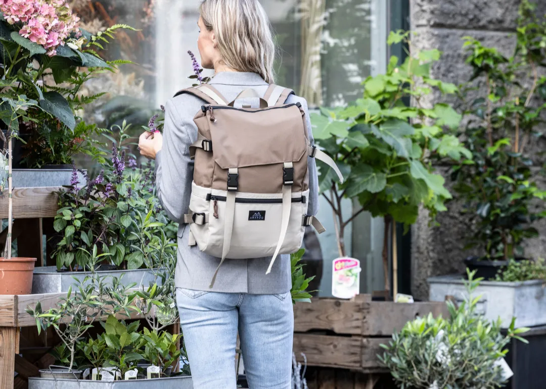 Amaroq BAG442 RETRO BACKPACK 22L RPET