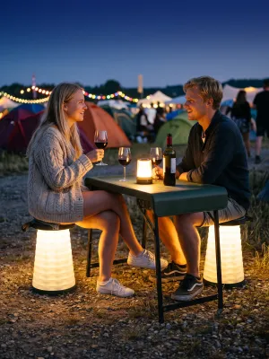 CapableX Sammenklappelig sæt med bord + 2 x skamler med LED lys