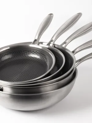 byGaard Hexa Pande 3-Pack - 20+24+28 cm + WP2625 Hybrid wok pande (gryde) mat stål, 30 cm x 9 cm, med glaslåg + sautepande