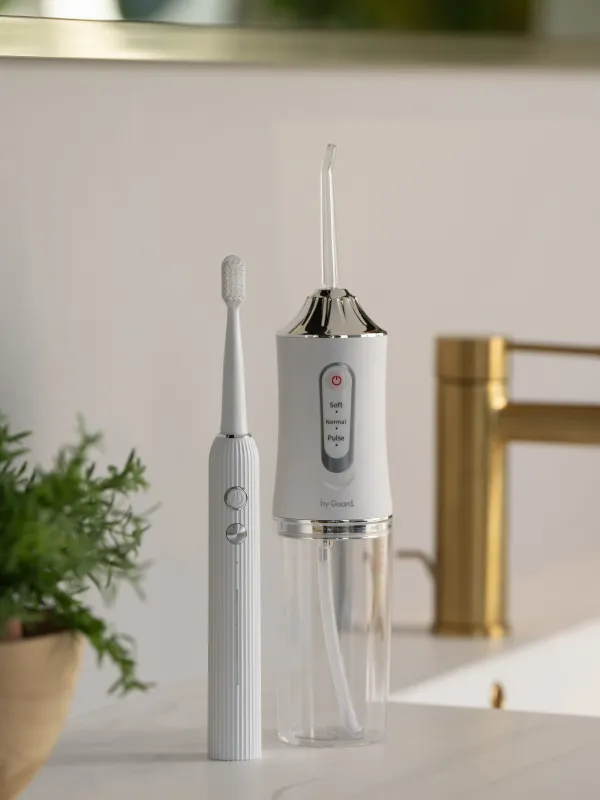 Produkt byGaard Oral Care sæt - Water flosser + Elektrisk tandbørste Billede