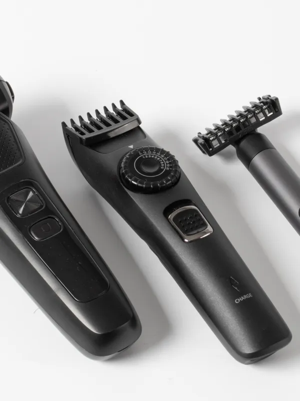 Produkt byGaard BUNDLE: SH2671 Shaver, digital display, rechargeable, 600 mAh, HT2612 Hair Trimmer + nose/ear trimmer, rechargeable, 600 mAh og HT2612 Hair Trimmer + nose/ear trimmer, rechargeable, 600 mAh Billede