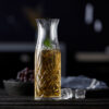Lyngby glas Melodia vandkaraffel, er et stærkt supplement til bord. Dels på grund af sit design men vi har det til en skarp pris.