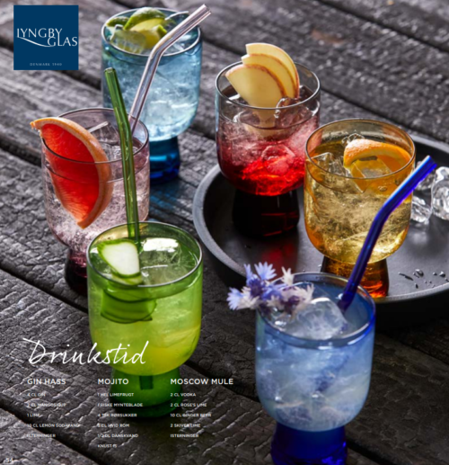 Lyngby glas tumbler i 6 farver er gennemfarvede tumblerglas i smukt design med en lille fod giver liv på bordet med deres forskellige farver.