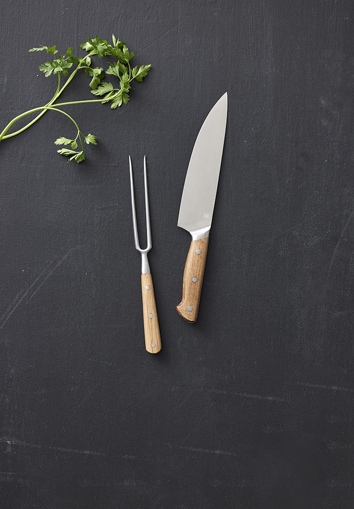 Morsø Foresta forskæresæt, Er en knivserie af meget høj kvalitet og med et smukt design. Knivene er af rustfrit stål og skaft af FSC-certificeret egetræ.