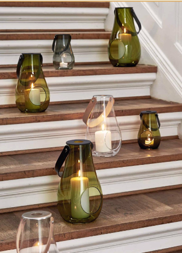Holmegaard olivengrønne lanterner, sæt med 2 stk i forskellige størrelse. Holmegaard lanterner i olivengrøn, Designet af Maria Berntsen
