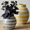 Kähler Omaggio Nuovo vaser, her kommer en pakke med vaser i 3 størrelser og farver. Serien er håndmalet vaseserie Omaggio Nuovo fra Kähler.