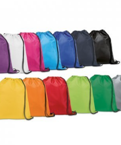 Snortaske Carnaby i mange farver, 210D-træksnor taske med sorte trækbånd til at lukke toppen. Bred vifte af farver, så du finder helt sikkert din favorit